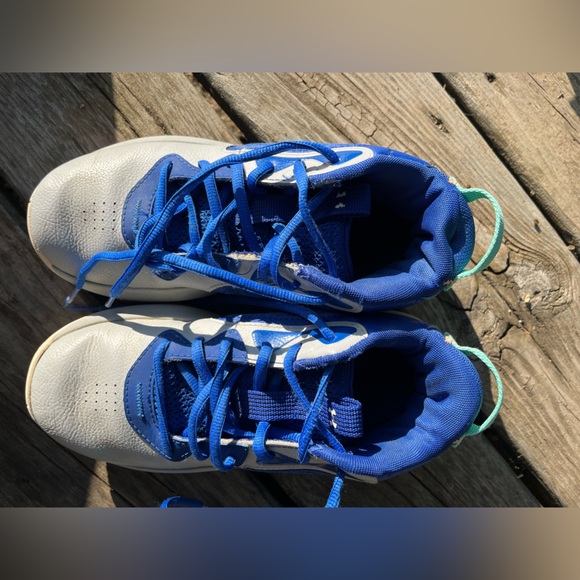 Under Armour Size 5 Youth Gym Shoes Colorful Blue Tennis Shoes Kids Sneakers - Picture 5 of 13